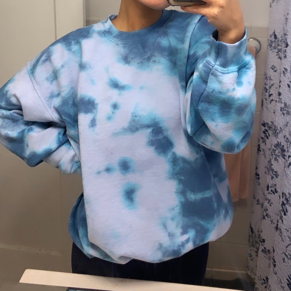 Teal tie dye crewneck